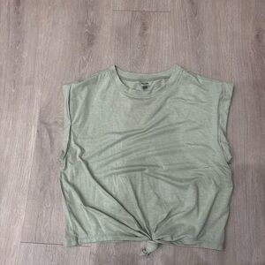 Ebb & Flow Light green everyday crop tee size small